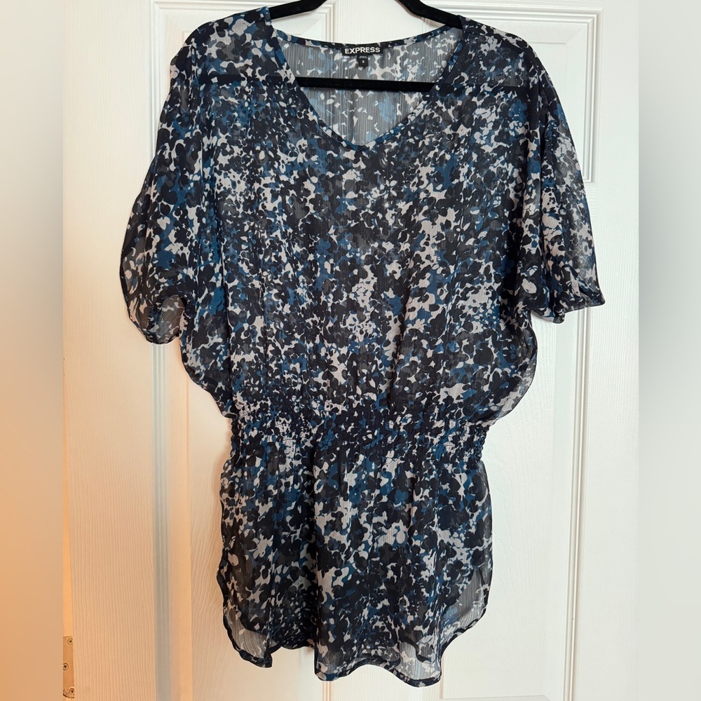 Express Blouse - Feminine and Lightweight.